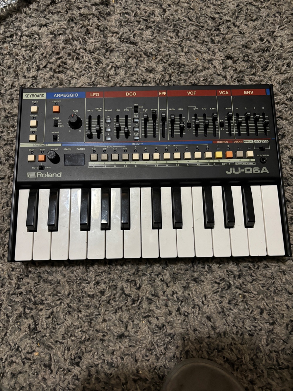 Roland JU-06A Boutique Synthesizer - Black/White